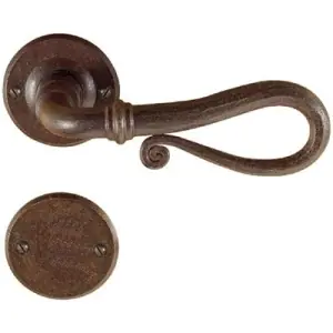 Affare Maniglia UTENSIL LEGNO modello FM016 con molla per porta interna su su rosetta e bocchetta con foro yale in ferro ruggine