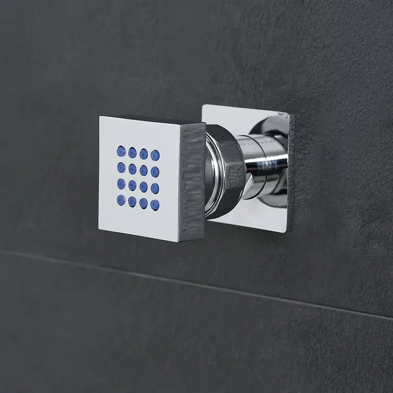 Idrogetto Quadrato con Fissaggio Frontale - Cromato - Kubix Soddisfatti O Rimborsati