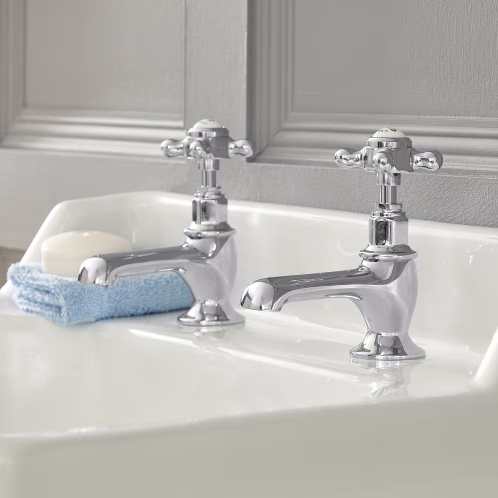 Coppia Rubinetti Singoli per Lavabo Design Tradizionale Finitura Cromata e Bianca con Maniglie a Croce - Elizabeth Scelto Dai Clienti