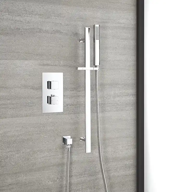 Promozione Set Doccia Termostatico a Una Funzione con Asta Saliscendi e Doccetta - Finitura Cromata - Kubix