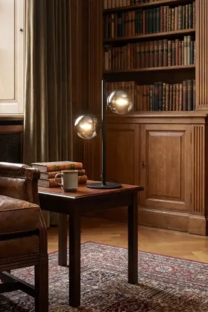 Acquista Ora Lume da tavolo per interni design moderno disponibile in oro o nero 2XG9