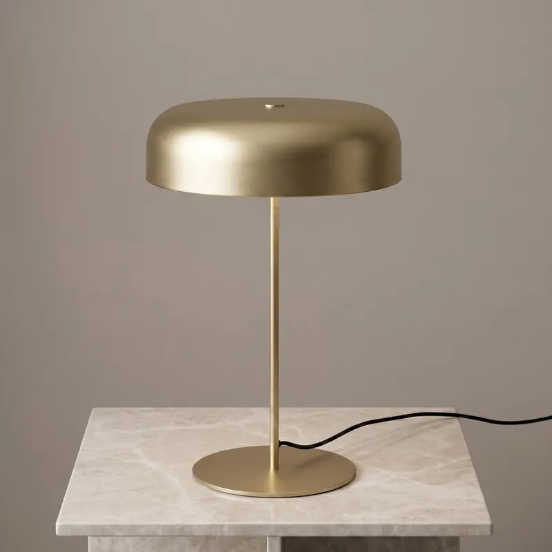 Lampada da tavolo o comodino ideale per ufficio e living disponibile in 3 varianti 1XE14 Vendita Finale