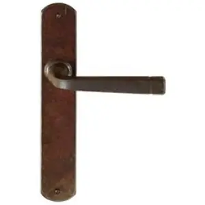 Compra Online Maniglia UTENSIL LEGNO modello FM043 per porta interna su placca con foro normale in ferro ruggine
