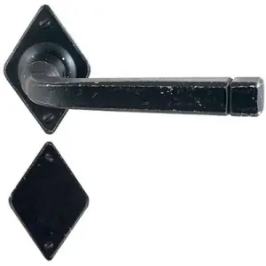 Nuova Collezione Maniglia UTENSIL LEGNO modello FM044 con molla per porta interna su su rosetta e bocchetta con foro yale in ferro nero italiano