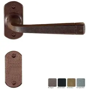 Maniglia UTENSIL LEGNO modello FM044 per porta interna su su rosetta e bocchetta ovale con foro normale in ferro nero italiano Quantità Limitata
