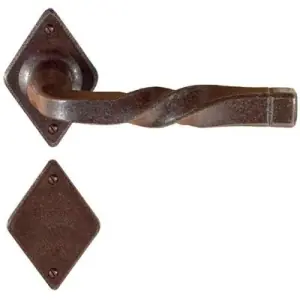 Maniglia UTENSIL LEGNO modello FM027 con molla per porta interna su su rosetta e bocchetta con foro yale in ferro ruggine Affare