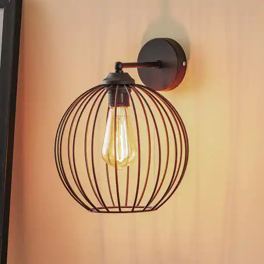 Esclusivo Applique Cumera in nero con paralume a gabbia