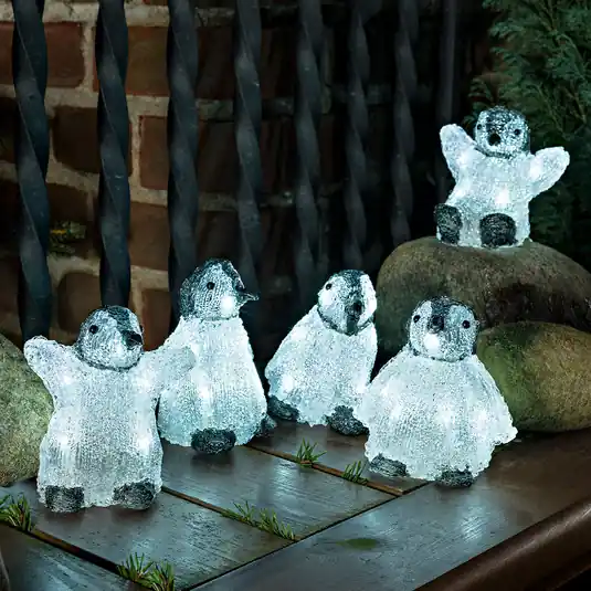 Set di cinque figure a LED Cuccioli di pinguini Soddisfatti O Rimborsati