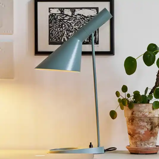 Lampada da tavolo AJ Mini di Louis Poulsen, petrolio Soddisfatti O Rimborsati