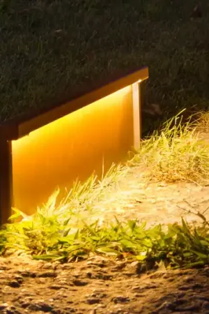Compra Online OLEV Step Line lampioncino LED, ruggine