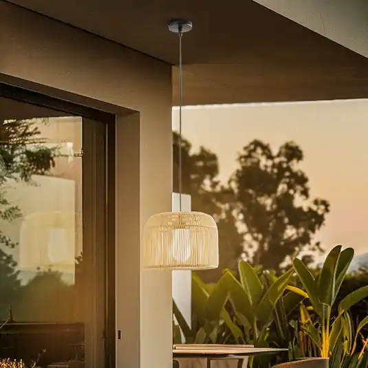 Lucande Solvindor lampada a sospensione da esterno, kaki, plastica, IP44 Offerta Speciale