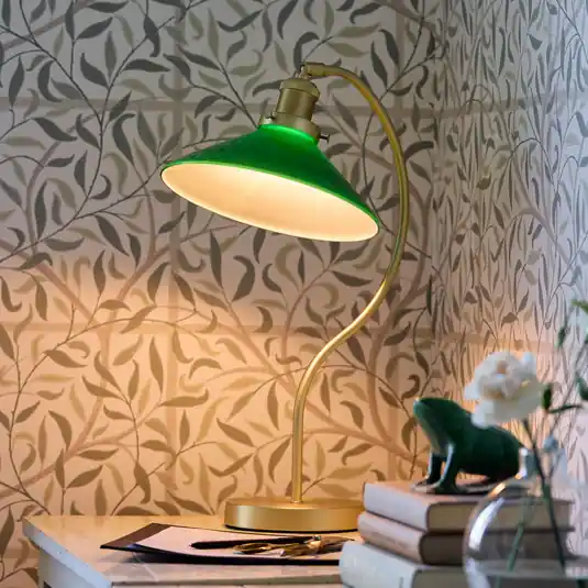 Promo Stagionale PR Home Lampada da tavolo Axel, ottone, paralume in vetro verde