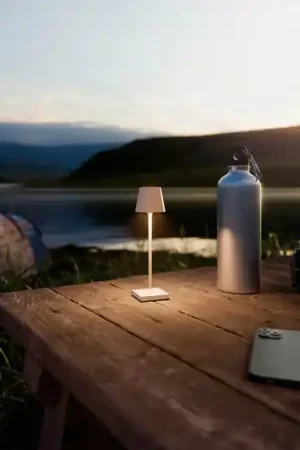 Economico Nuindie pocket LED lampada da tavolo ricaricabile, beige, IP54, dimmerabile