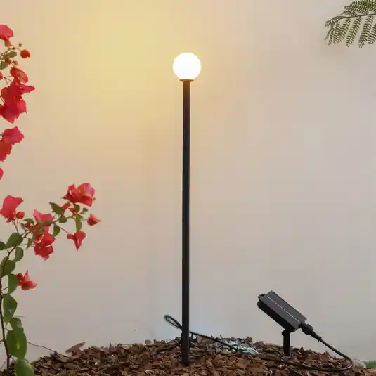 Direttamente Dal Produttore Lampada LED solare Lindby Freydis, nera, alluminio, 2.000 K