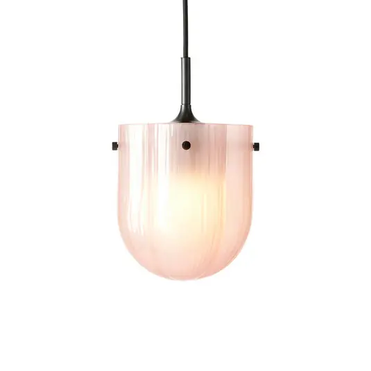 Gubi Lampada a sospensione Seine, ottone anticato, vetro rosa corallo Sconto