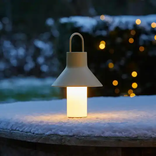 LOOM DESIGN Lampada da tavolo LED ricaricabile Shadow Small, beige, IP65 Compra Adesso