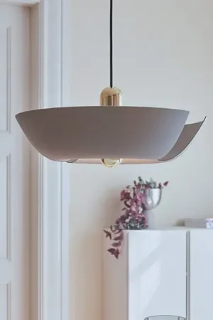 AYTM Lampada a sospensione Cycnus, taupe, Ø 30 cm, alluminio, E27 Vendita Finale