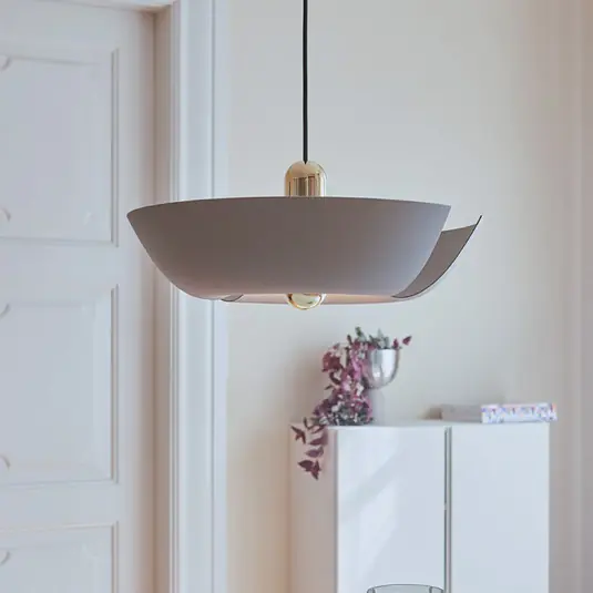 AYTM Lampada a sospensione Cycnus, taupe, Ø 30 cm, alluminio, E27 Vendita Finale
