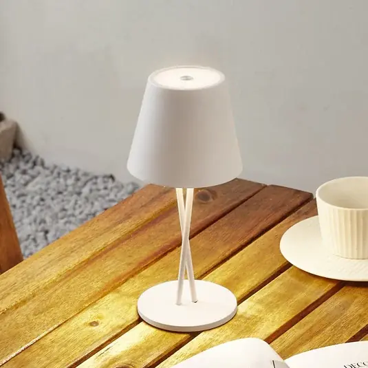 Lindby Lampada da tavolo ricaricabile a LED Janea CROSS, bianco, metallo Di Tendenza