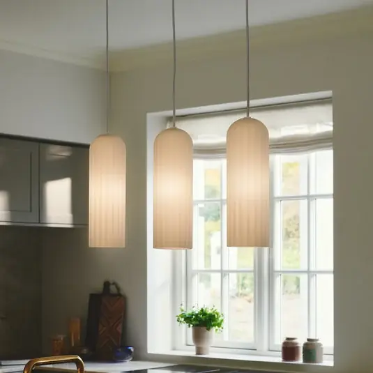 Lampada a sospensione Miella, a 3 luci, vetro rigato, satinato/bianco Ordina Subito