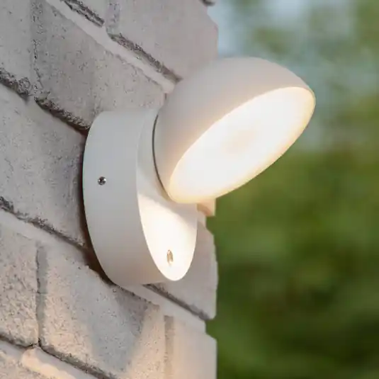 Applique a LED Finn, bianco, metallo, IP54, sensore giorno/notte Promozione Esclusiva