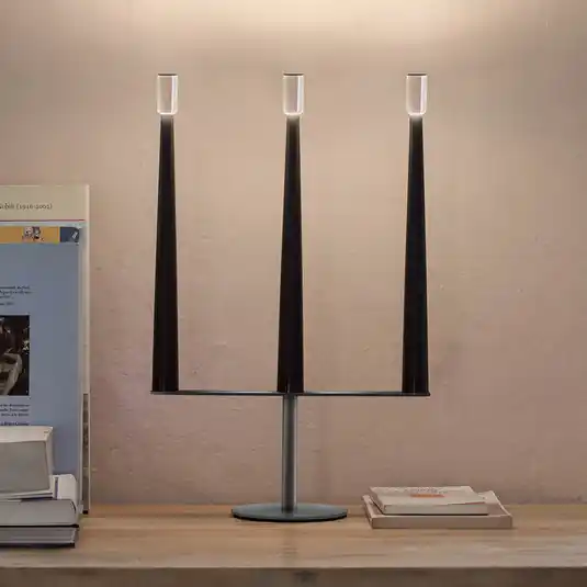 Prezzo Ridotto Lampada da tavolo LED Nemo Sorrento, nera, a 3 luci, USB