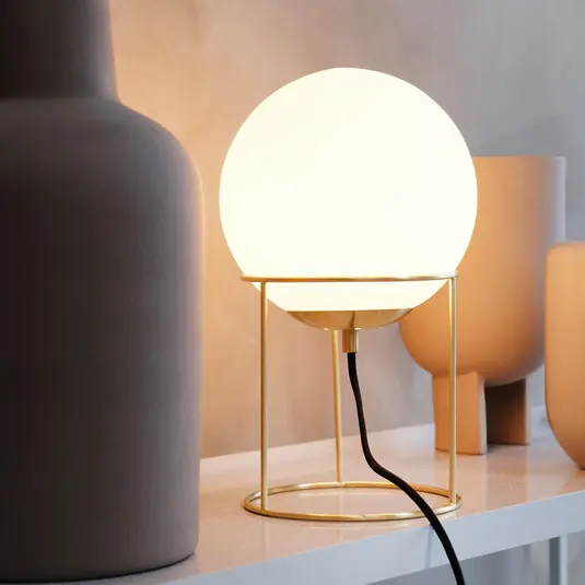 Direttamente Dal Produttore Lampada da tavolo Dyberg Larsen Madrid, opale/ottone, 34 cm