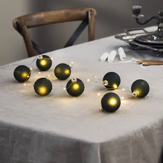 Solo Oggi Ghirlanda luminosa LED Bliss, verde scuro, vetro, batteria a 8 luci