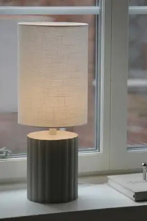 Lampada da tavolo Can, bianco/grigio, altezza 57 cm, ceramica, tessuto Di Tendenza