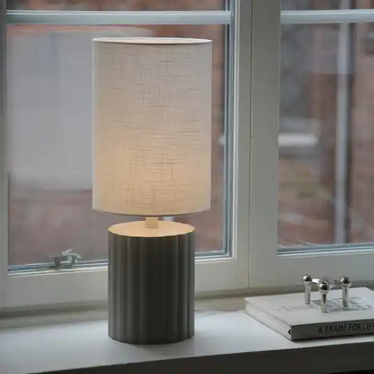 Lampada da tavolo Can, bianco/grigio, altezza 57 cm, ceramica, tessuto Di Tendenza