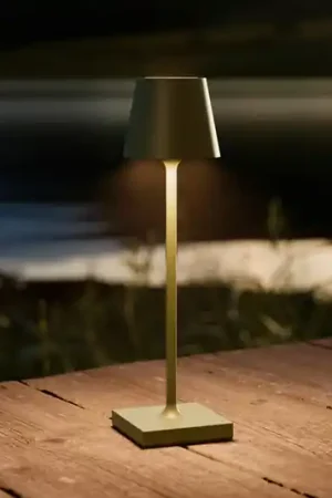 Lampada da tavolo a LED a batteria Nuindie pocket, verde abete, IP54, Di Tendenza