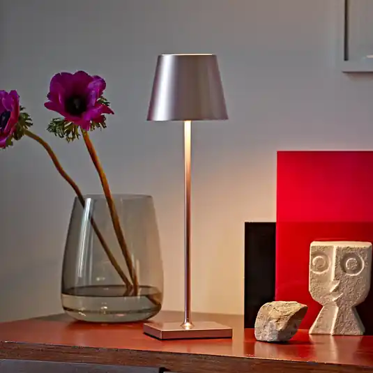 Lampada da tavolo a LED a batteria Nuindie, USB-C, oro rosa, IP54, dimmerabile Bestseller