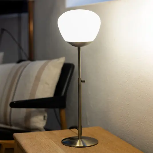 Quantità Limitata Lampada da tavolo Rise, altezza 60 cm, ottone antico, ferro, vetro