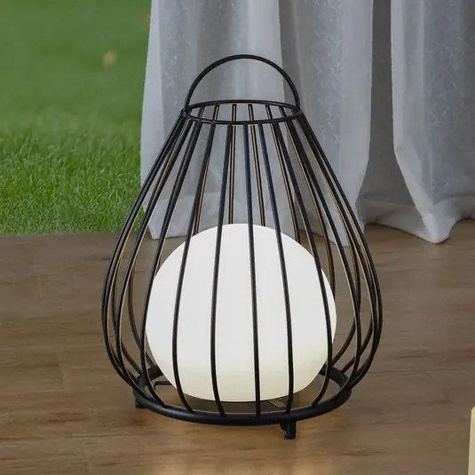Promozione Esclusiva Lindby lampada LED solare Kelda, nera, metallo, 38 cm, dimmerabile.